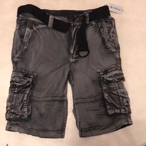 Buckle cargo shorts